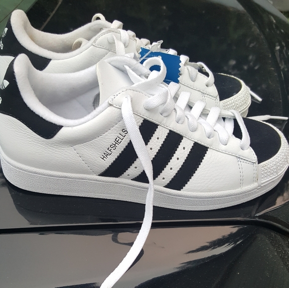 Adidas Originals Halfshell low top shoes - Picture 6 of 9